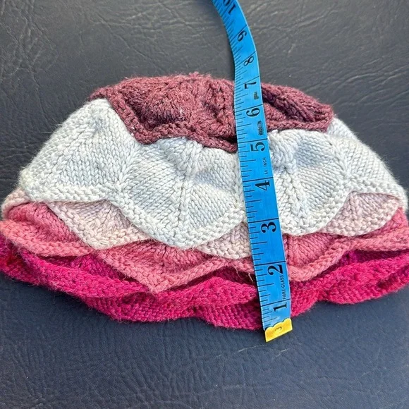 🤎💖🤍Gorgeous, handmade flower, beanie, hat, pink cream, and brown - Picture 7 of 8